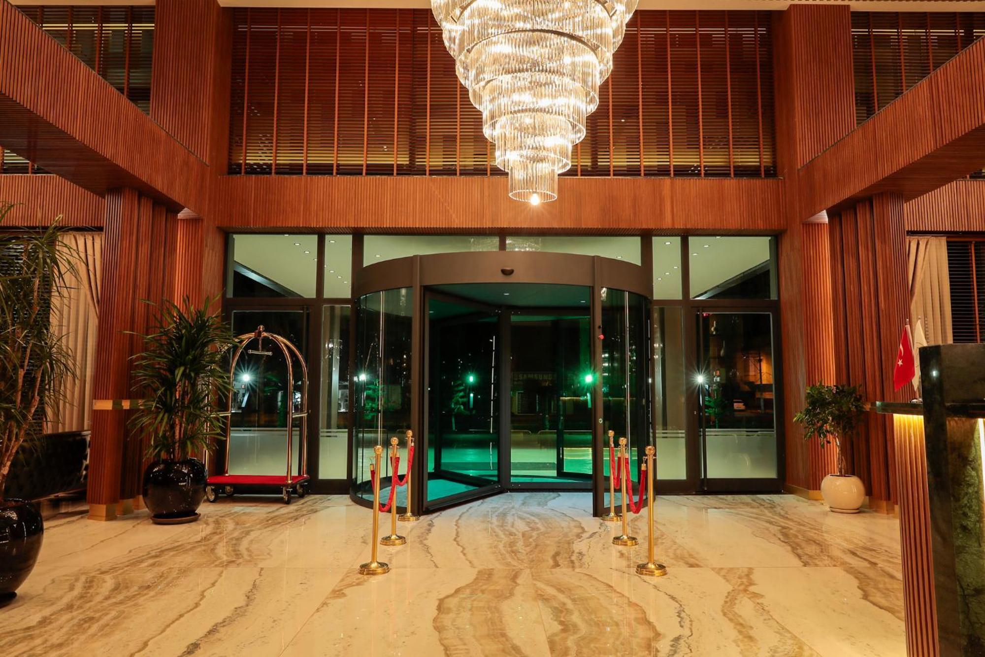 Park Dedeman Mersin Marina Çiftlik Exterior foto